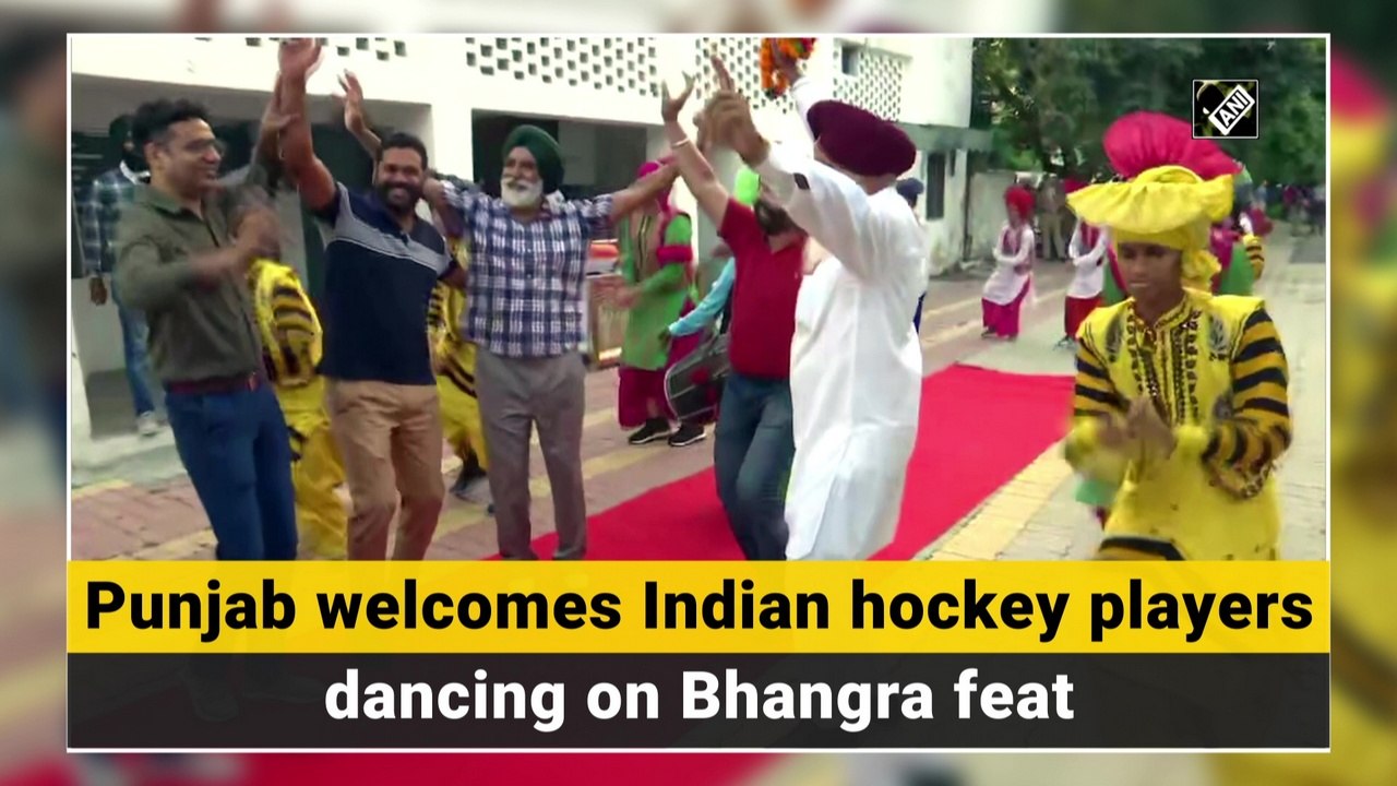 Punjab welcomes Indian hockey players dancing on Bhangra feat