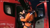 Bombeiros salvam 4 pessoas de camião pendurado num penhasco