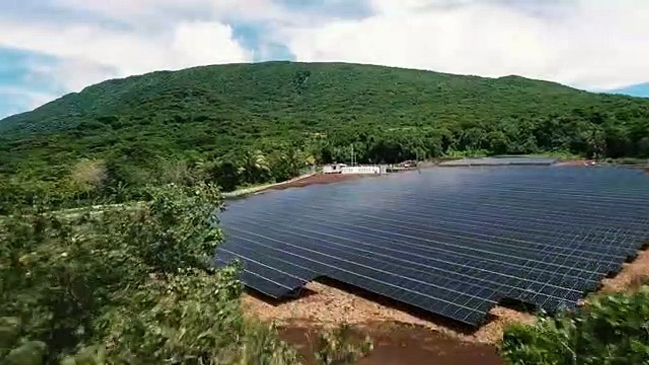 A ilha da Tesla: Conheça o local que sobrevive à custa da energia solar