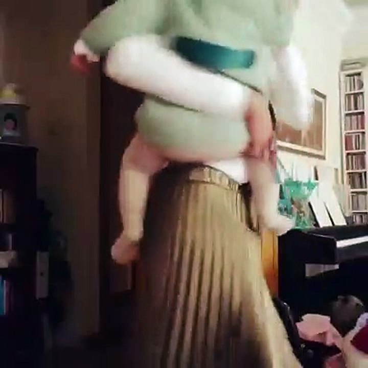 Cuca Roseta dança ao som de Amália com a filha