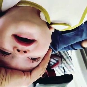 Carolina Deslandes 'rendida' às gargalhadas do filho