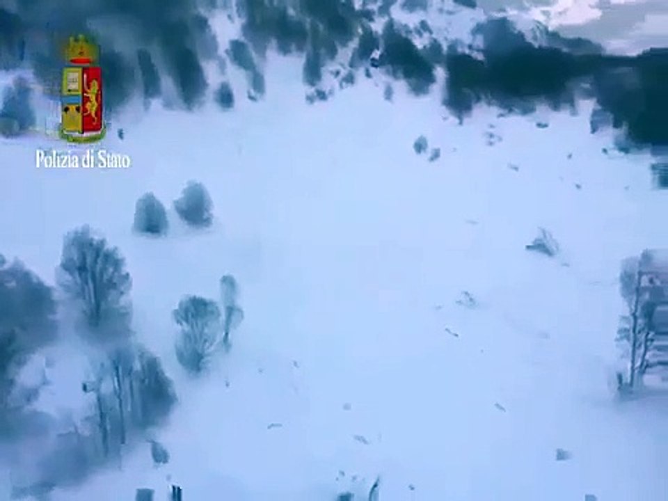 hotel soterrado por avalanche