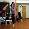 Dânia Neto volta a mostrar o seu talento no pole dance