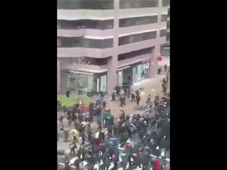 Washington: Enquanto Donald Trump tomava posse, protestava-se nas ruas