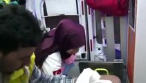 Mulher filmada a abandonar recém-nascido debaixo de um carro