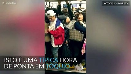 Hora de ponta demoníaca. Não cabe mais ninguém neste metro