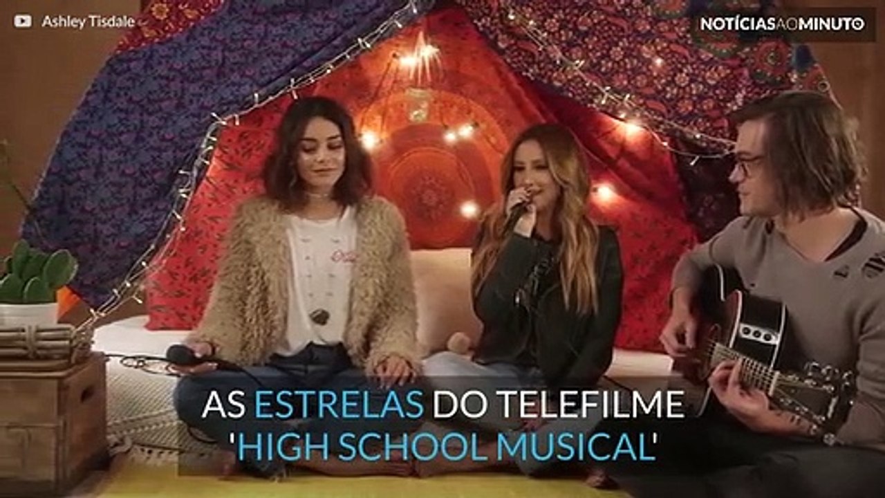 Vanessa Hudgens e Ashley Tisdale fazem dueto pela primeira vez