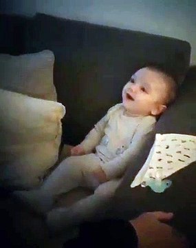 As gargalhadas do filho de Carolina Deslandes