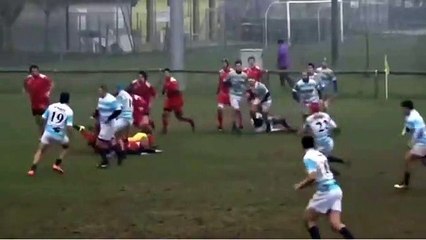 Jogador supenso por três anos por ter placado árbitra