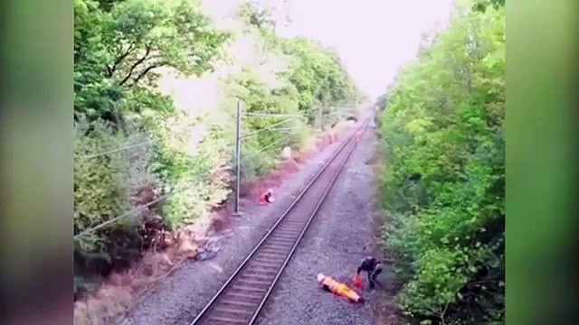 Ato heróico ou montagem? Estas imagens estão a intrigar internautas