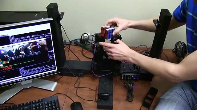 Cubo mágico: Há um novo recorde mundial entre os robots