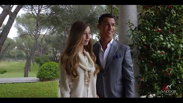 Ronaldo entusiasmado com a nova coleção de roupa