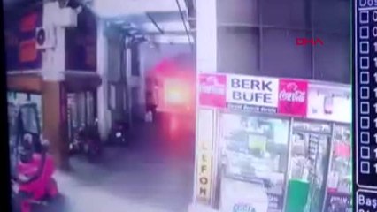 EYÜPSULTAN'DA İŞ YERİNDEKİ PATLAMA ANI KAMERADA