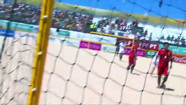 Dois portugueses candidatos ao Golo do Ano em futebol de praia