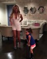 Ao lado da sobrinha, Britney Spears homenageia Madonna com dança