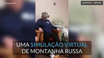 Mulher experimenta realidade virtual e assusta-se