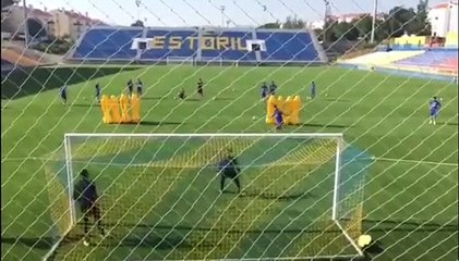 Estoril - Kléber marca golaço no treino