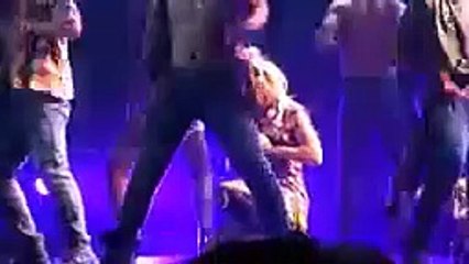 Britney Spears em 'apuros' por causa de soutien