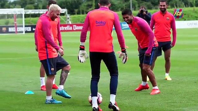 Messi em câmara lenta no treino do Barcelona
