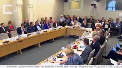 Deputada norueguesa apanhada a jogar Pokémon Go durante comissão