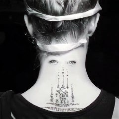 A estranha tatuagem de Delevingne que deixou os fãs de 'boca aberta'