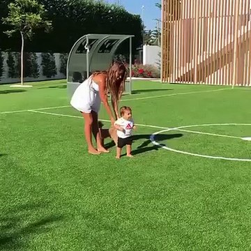 Messi partilha vídeo do filho a dar os primeiros passos