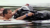 Nick Jonas nada em rio gelado