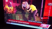 Cidadãos tentam abrir tanque