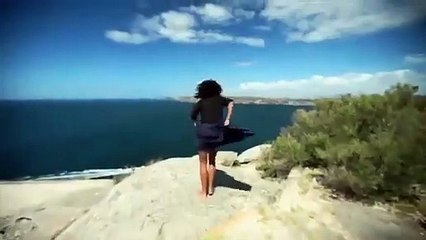 Através da música esta idosa com demência consegue recuperar a memória