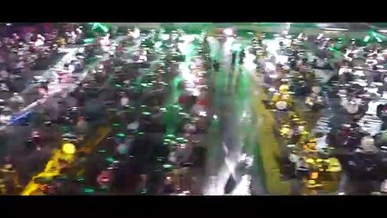 Uma banda de mil pessoas em tributo a David Bowie