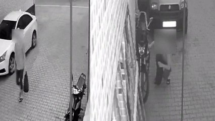 Motosikleti bırakıp benzinini çaldı