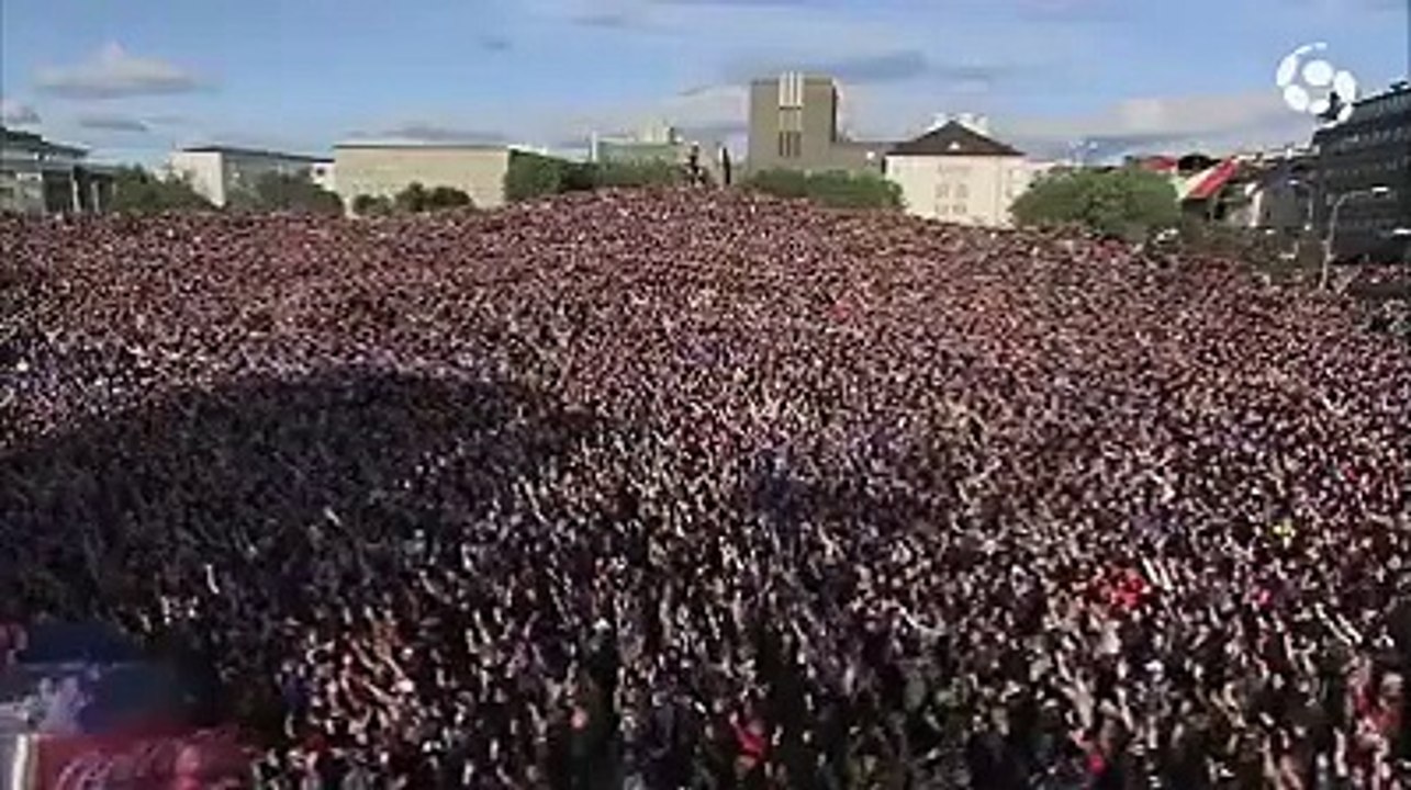 10 mil adeptos islandeses têm reação arrepiante após eliminação do Euro