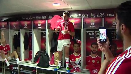 Gaitán despede do Benfica em lágrimas