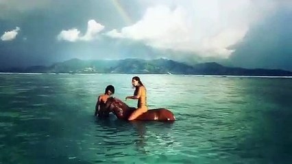 Indonésia: Rita Pereira anda de cavalo... dentro de água