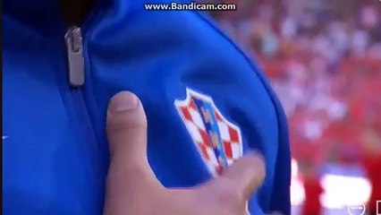 Depois da morte do pai, Srna vai às lágrimas com o hino