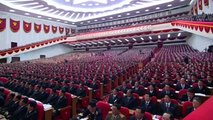 Líder norte-coreano aplaudido por mais de 3 mil delegados