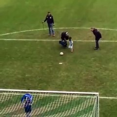 Adepto do Groningen imita Ronaldo a festejar golo