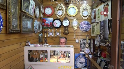 Yüz binlerce liralık saatleri çöpe gitmekten kurtarıyor