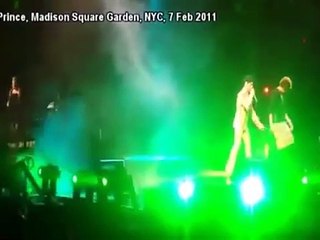 Momento em que Kim Kardashian 'dança' com Pricne