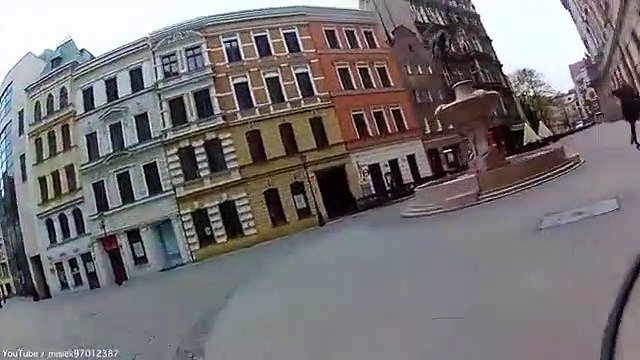 Ciclista impede assaltantes de roubarem mala