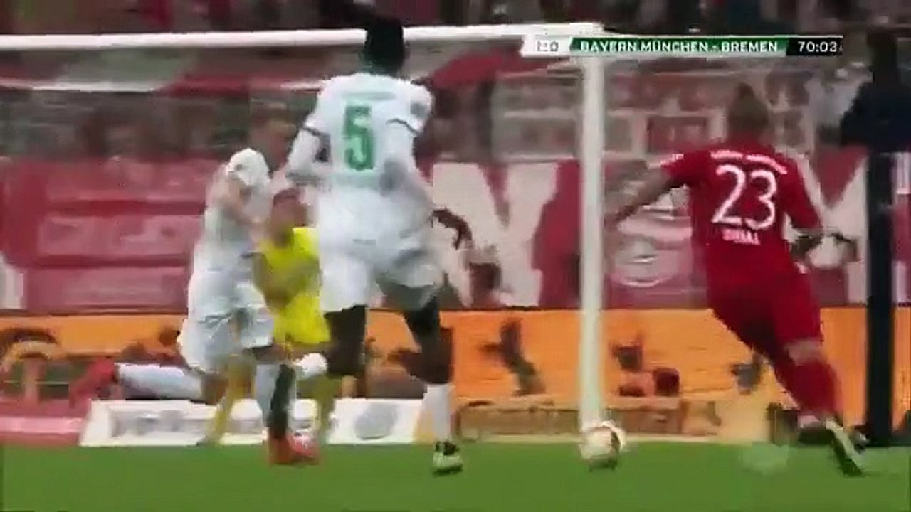 Árbitro pede desculpa