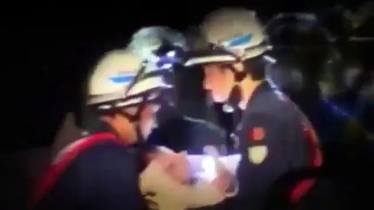 Bebé retirado dos escombros com vida após sismo no Japão