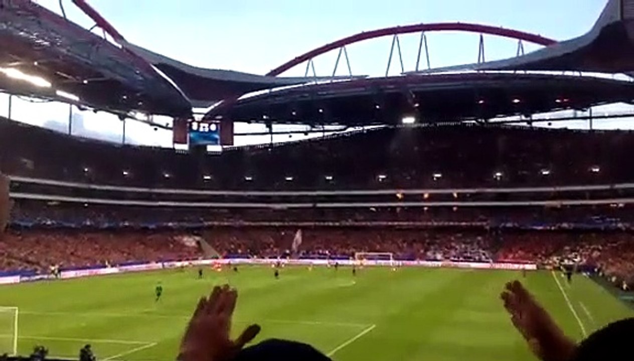 Estádio da Luz puxa pelo Benfica