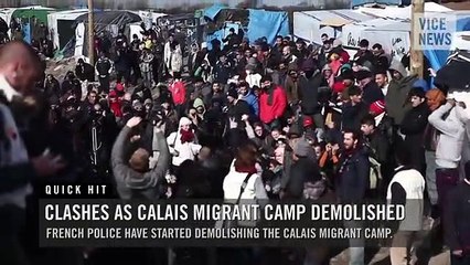 Refugiados revoltam-se com demolição de campo de concentração