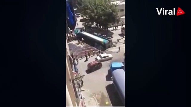 Camião de combustível incendeia-se