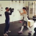 Vídeo: Noiva de Pedro Guedes pratica boxe