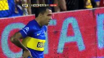 Tevez deixou guarda-redes adversário literalmente K.O.