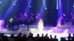 Céline Dion em lágrimas no primeiro concerto após a morte do marido