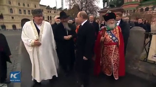 Militares pedem selfie com Putin... e ele não diz que não