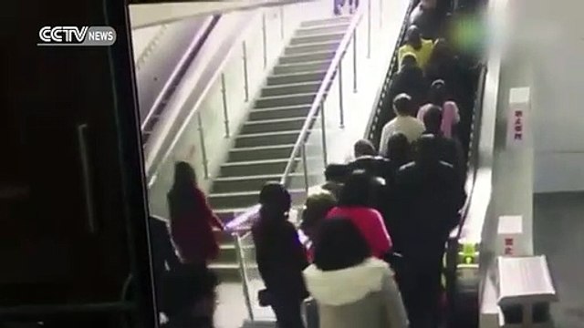 escadas rolantes mudam de direção